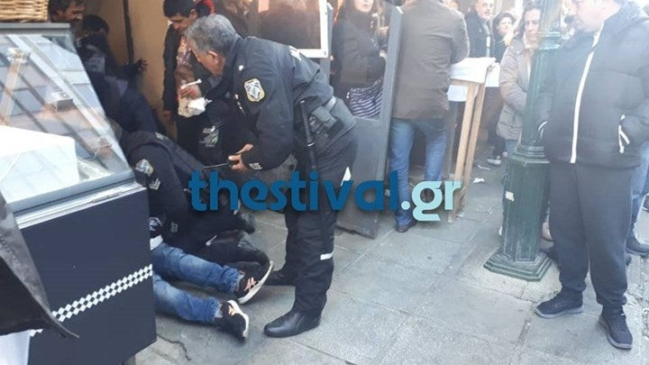 Ρομά σφάχτηκαν στο κέντρο της Θεσσαλονίκης (εικόνες, βίντεο)